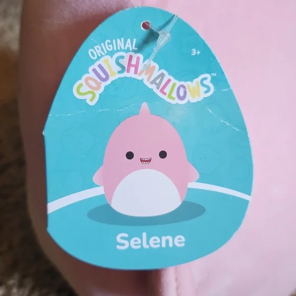 Selene Pink Shark Squashmellow 8 inch - Picture 4 of 10